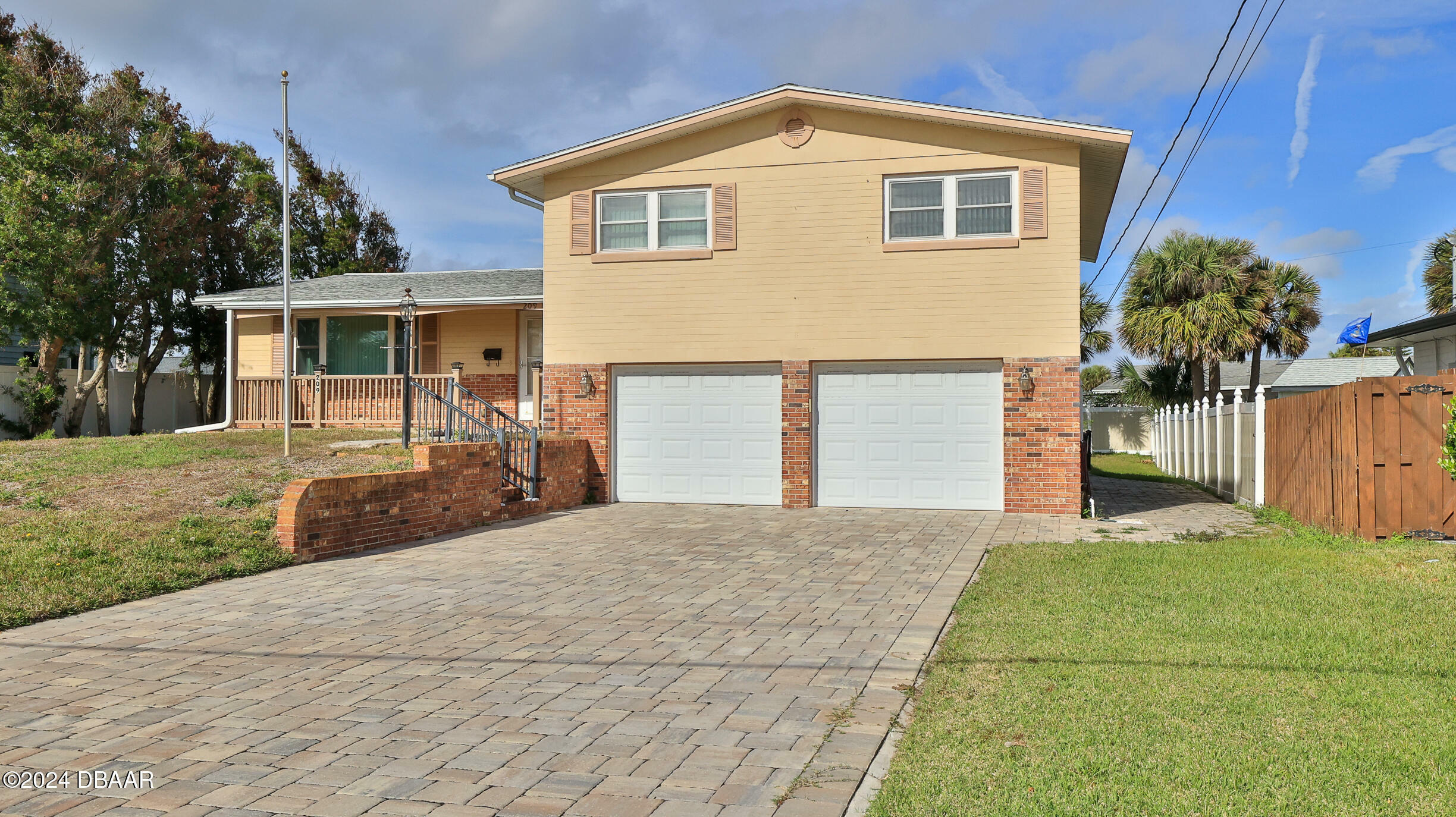 Property Photo:  209 Standish Drive  FL 32176 