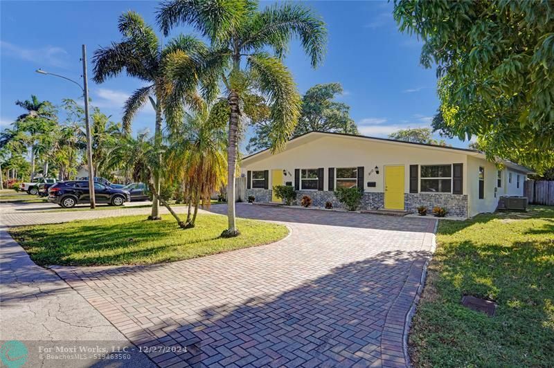 Property Photo:  808-810 SW 12th Ct  FL 33315 