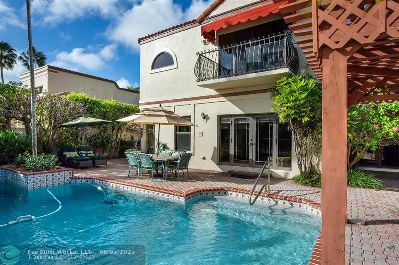 Property Photo: 23368 S Mirabella Cir FL 33433