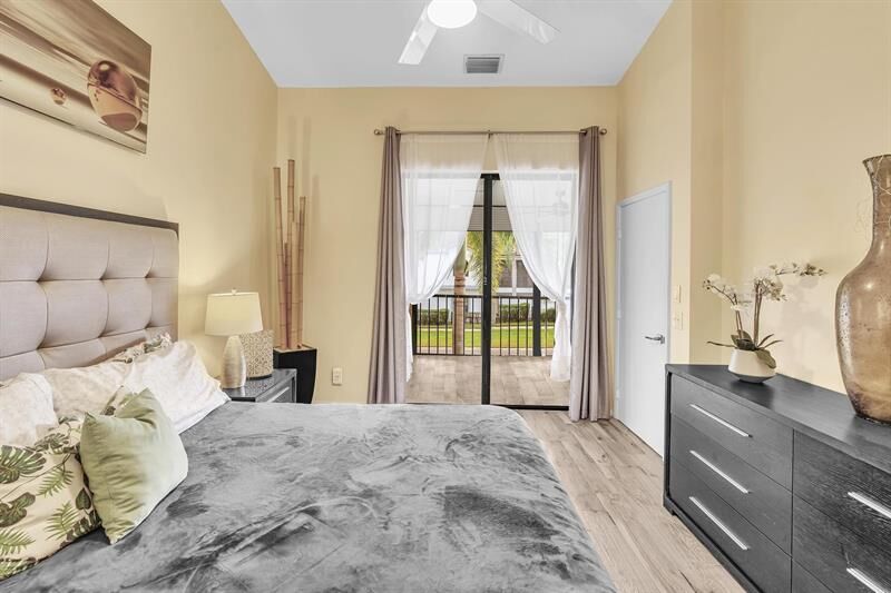 Property Photo:  5395 Firenze Dr O  FL 33437 