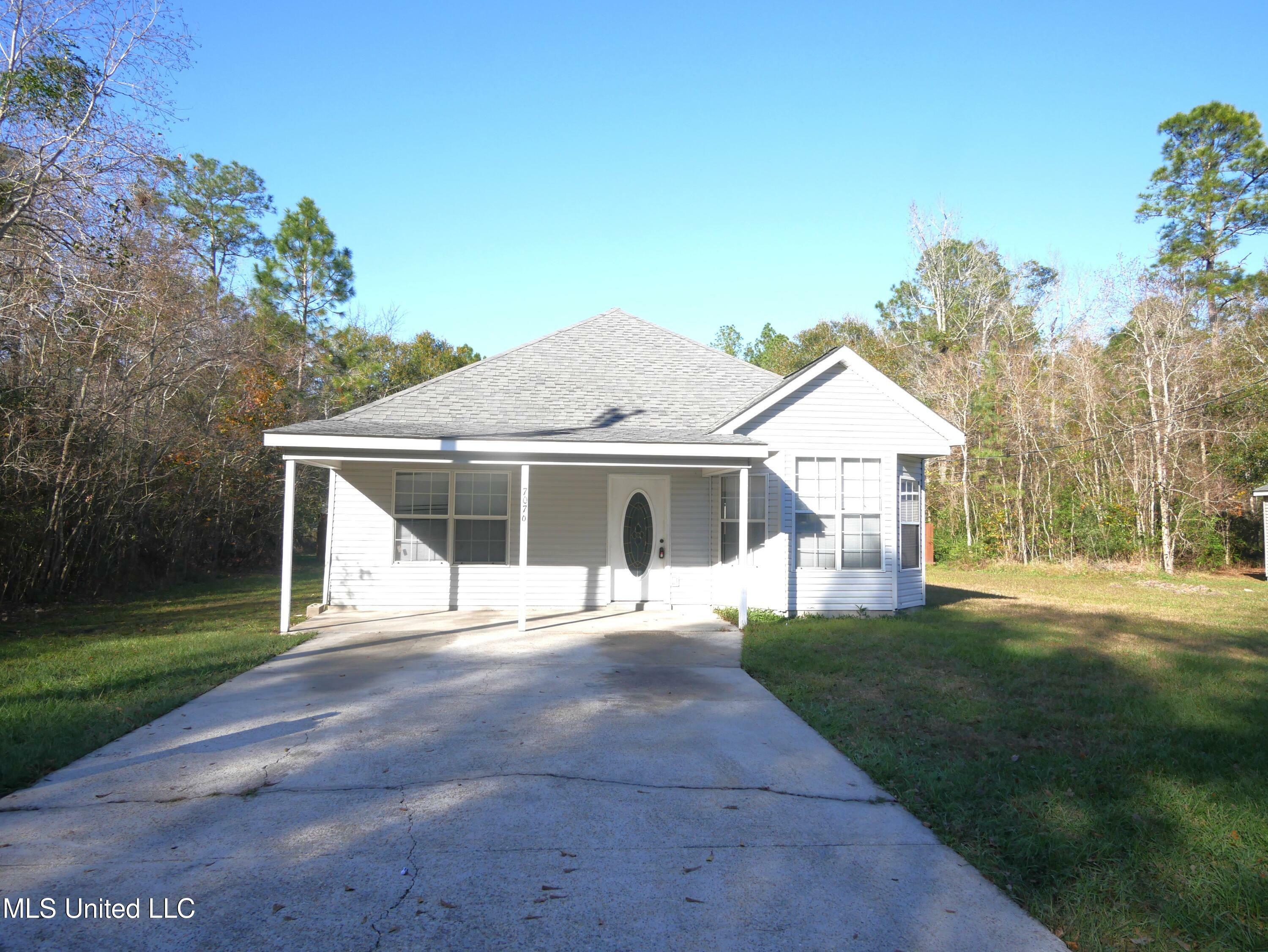 Property Photo:  7076 W Perry Street  MS 39520 