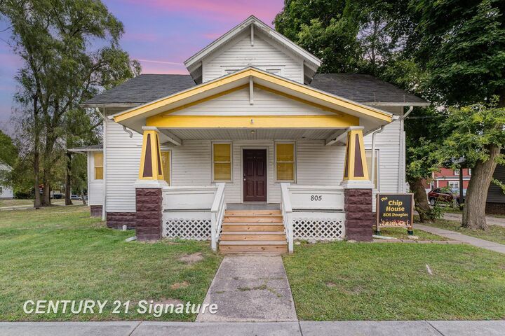 Property Photo:  805 S Douglas Street  MI 48858 