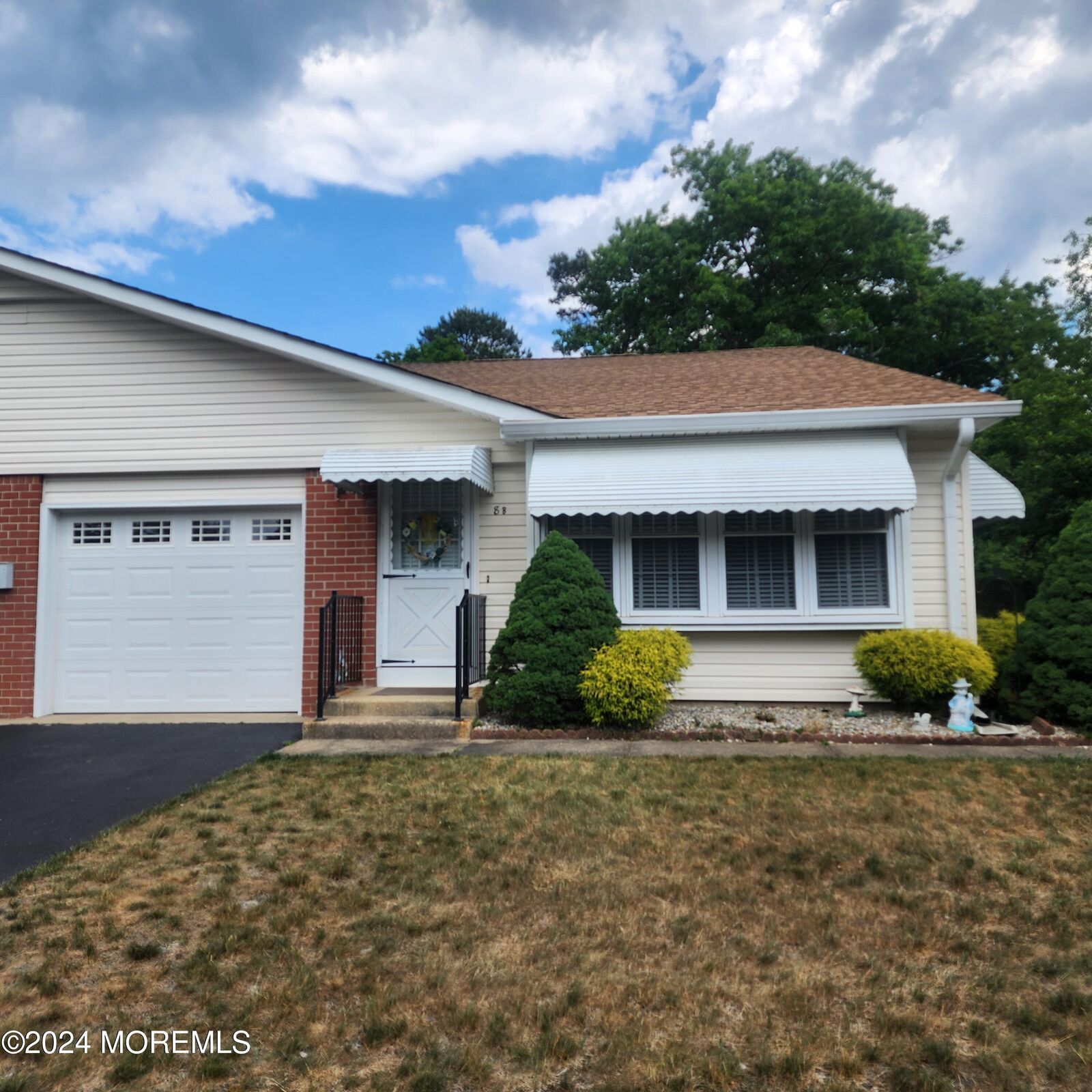 Property Photo:  8 Conestoga Drive  NJ 08759 