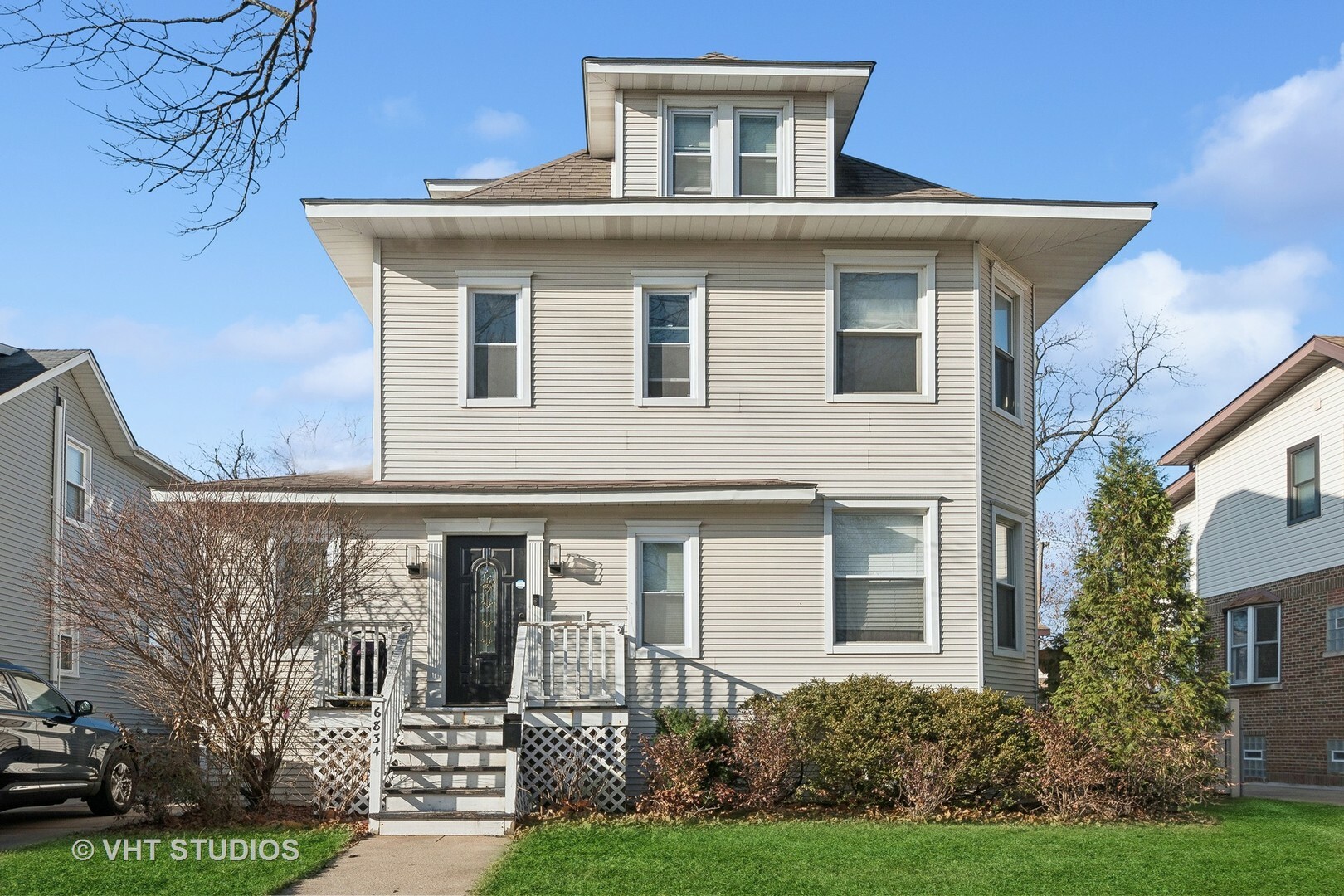 Property Photo:  6834 N Oriole Avenue  IL 60631 