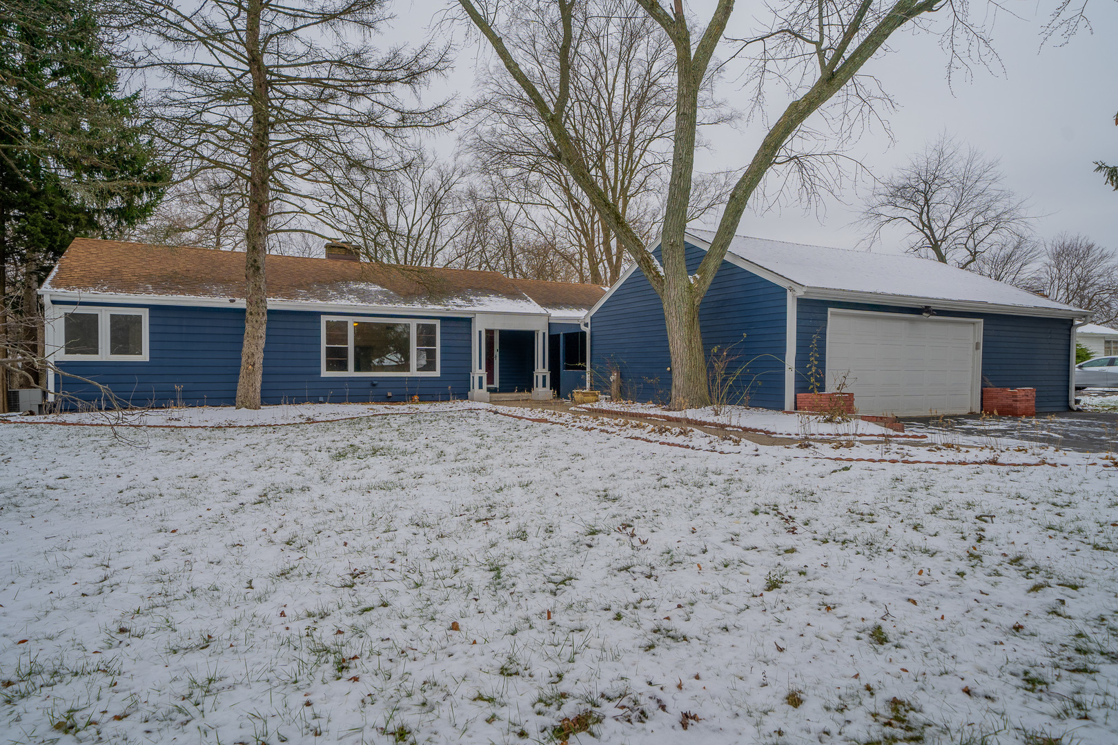 Property Photo:  22W275 Peterson Avenue  IL 60137 