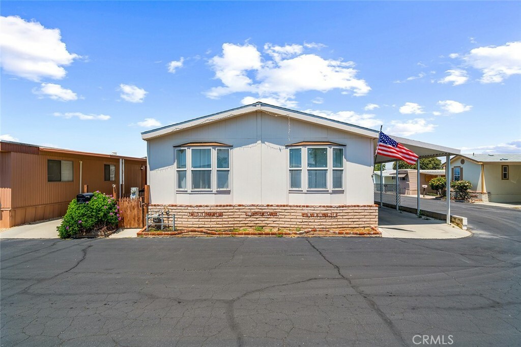 Property Photo: 675 W Oakland Avenue E2 CA 92543