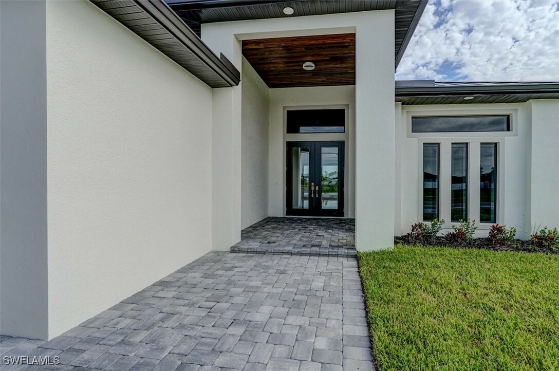 Property Photo:  3401 Embers Parkway W  FL 33993 