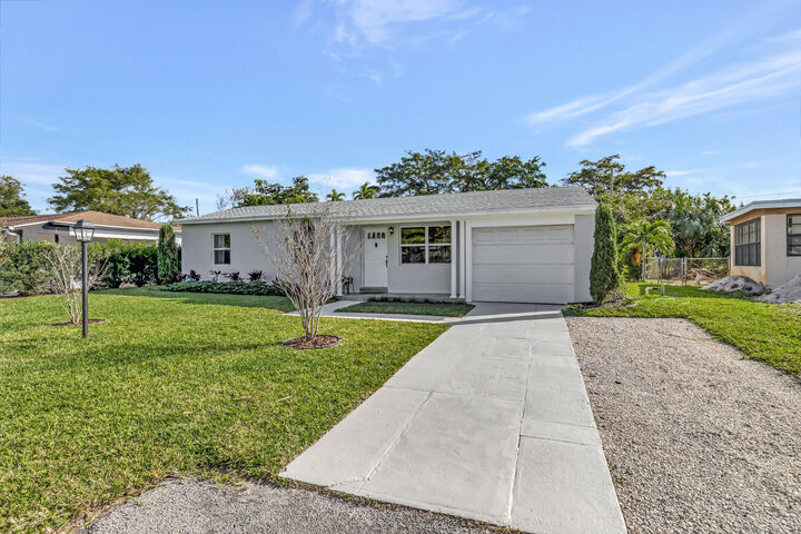 Property Photo: 234 NE 20th Street FL 33444