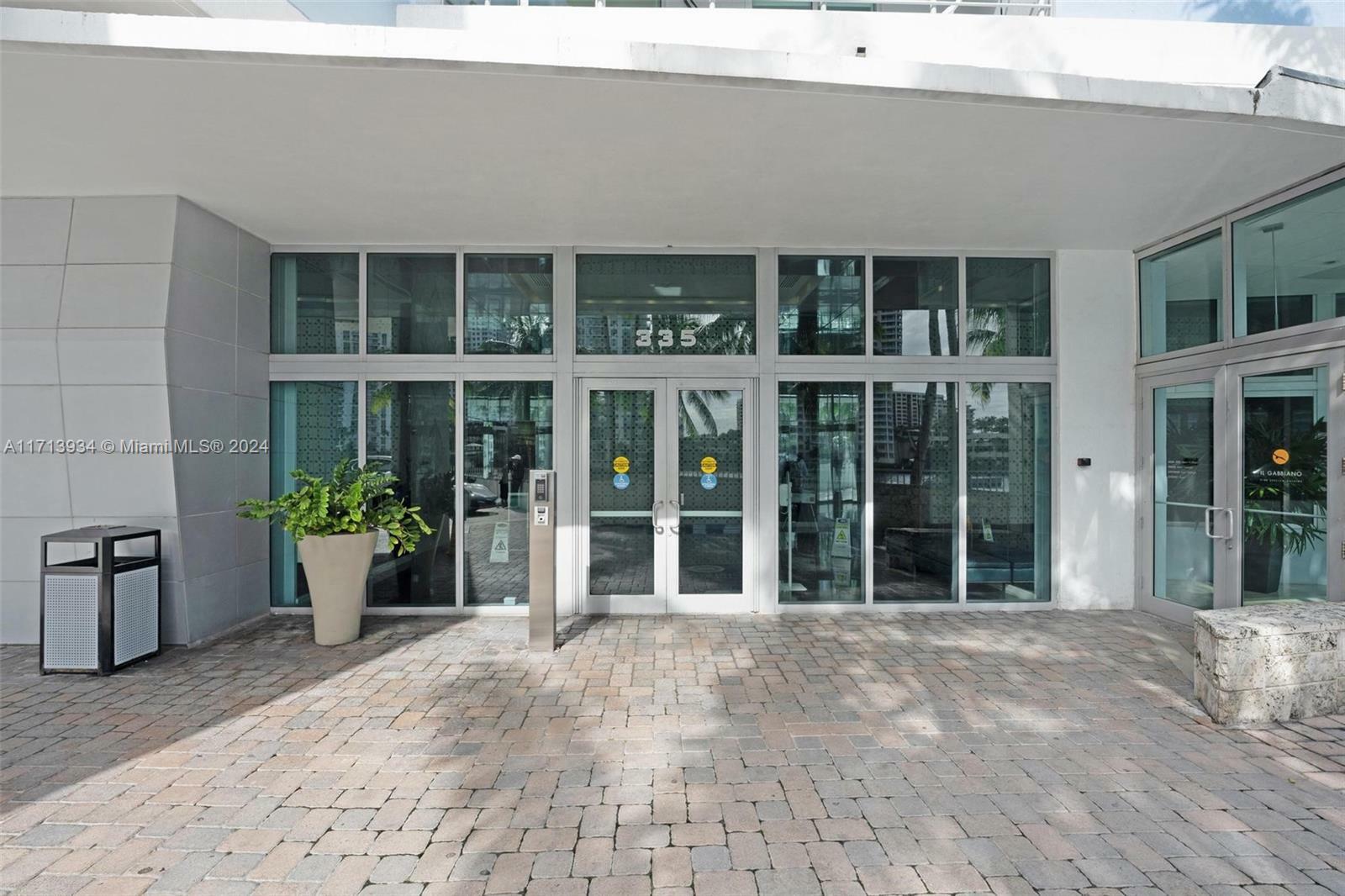 Property Photo:  335 S Biscayne Blvd 4104  FL 33131 