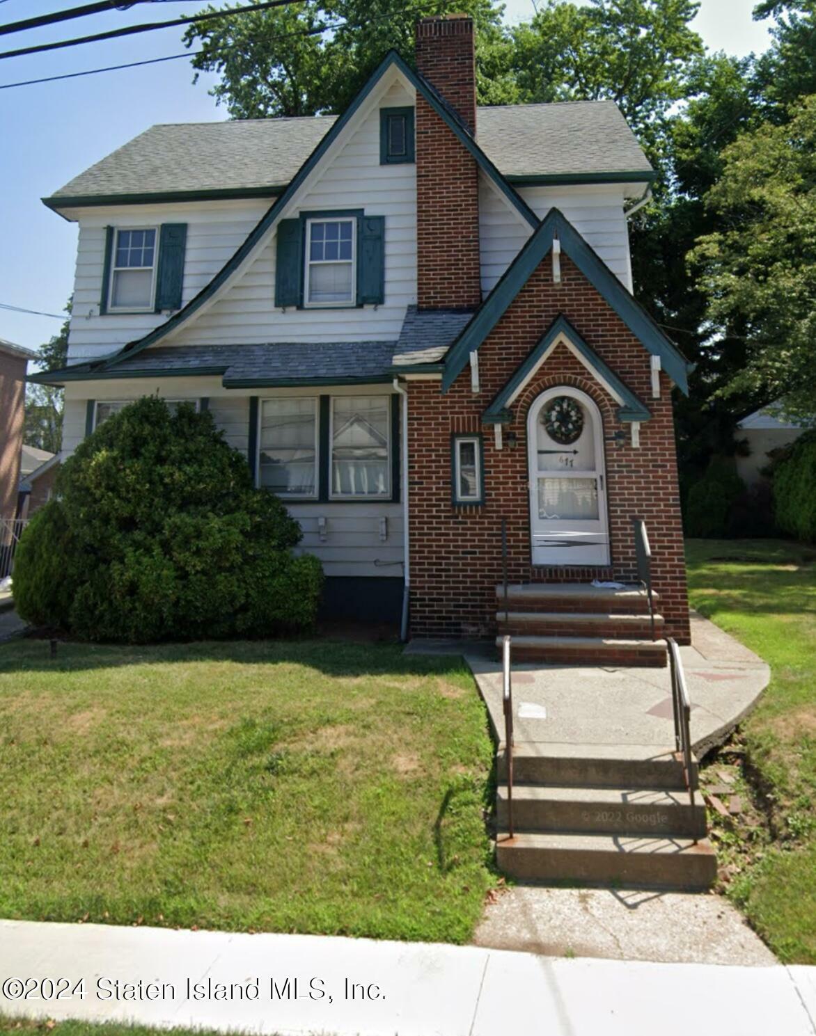 Property Photo:  677 Bement Avenue  NY 10310 