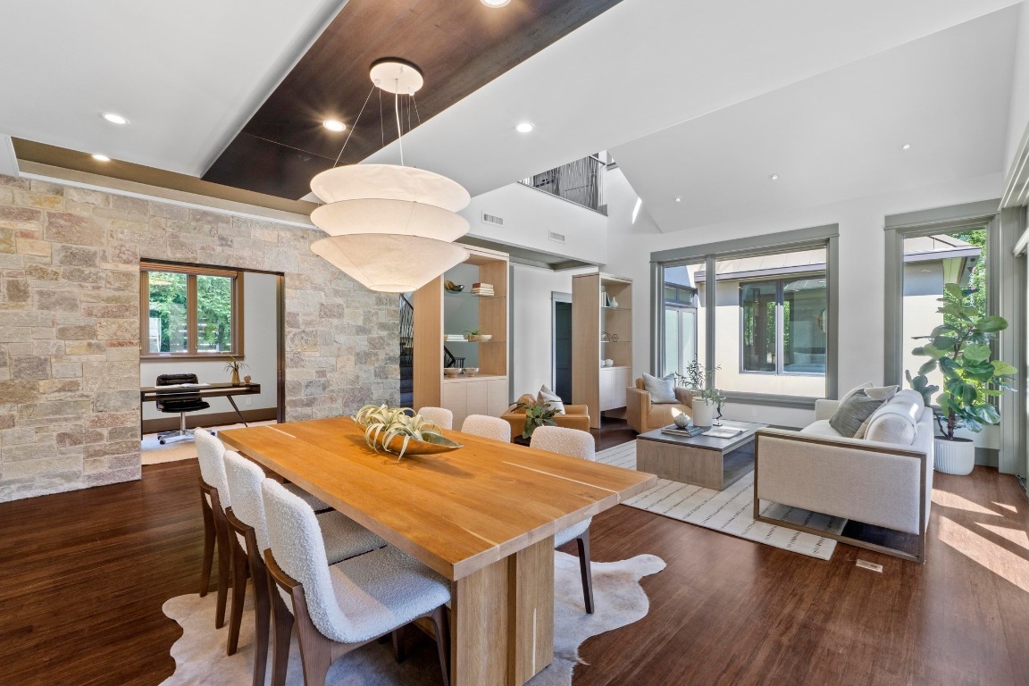 Property Photo: 2204 Meadowbrook Drive TX 78703