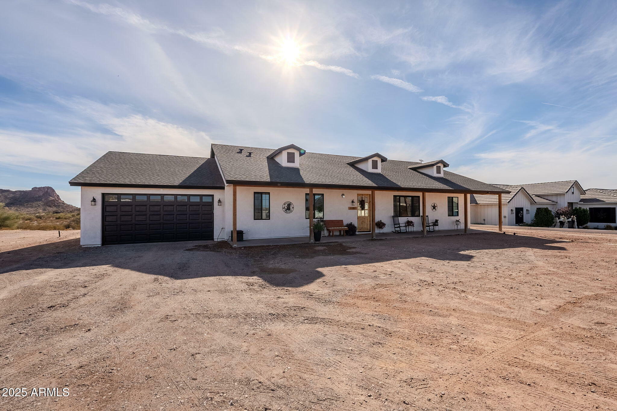 Property Photo:  1187 W Lucky Lane  AZ 85144 