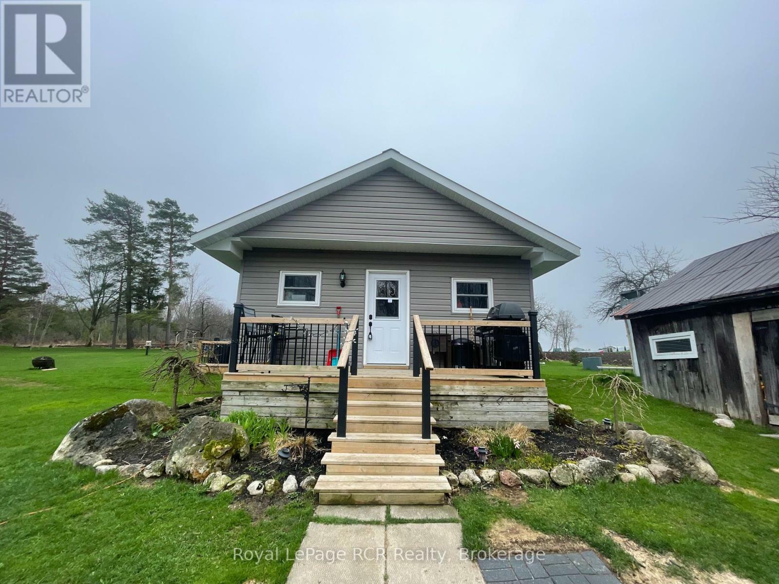 Property Photo: 206 Crawford Road ON N0H 1C0