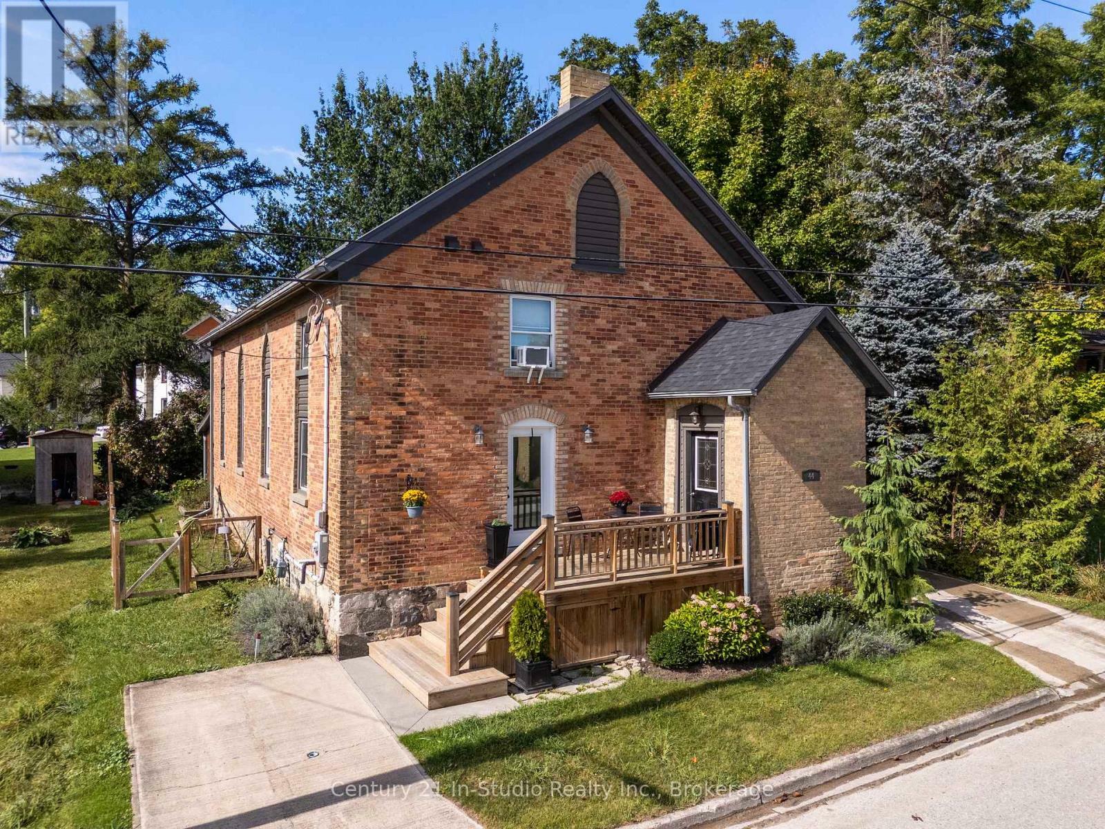 Property Photo: 44 2nd Avenue ON N0G 1L0