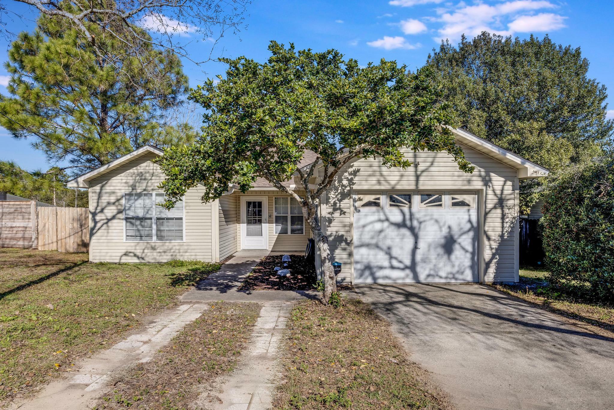 Property Photo:  441 Apple Drive Drive  FL 32536 