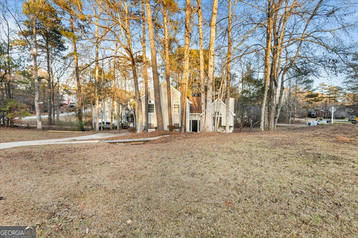 Property Photo:  9566 Lakeview Court  GA 30135 