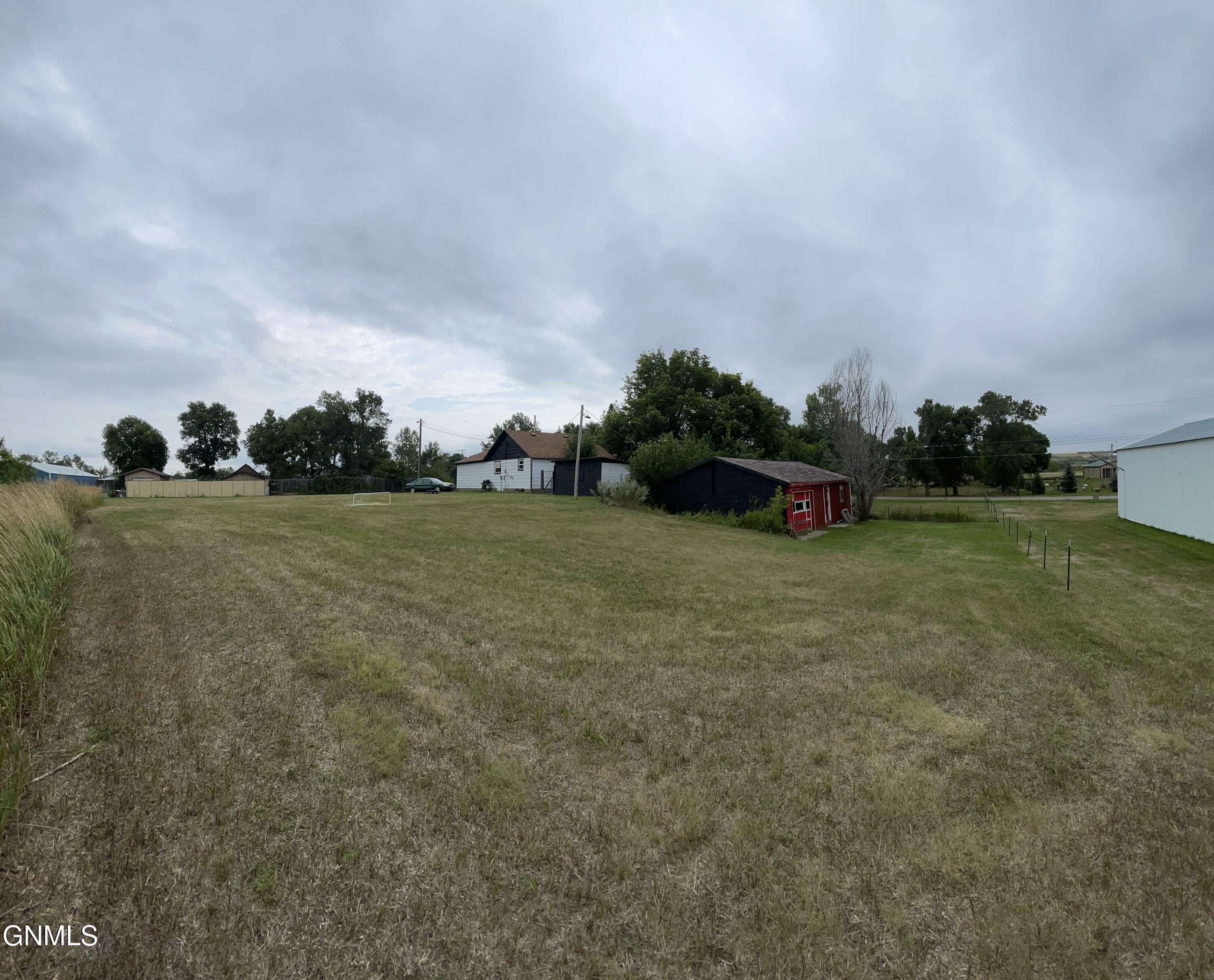 Property Photo:  114 4 Avenue W  ND 58580 