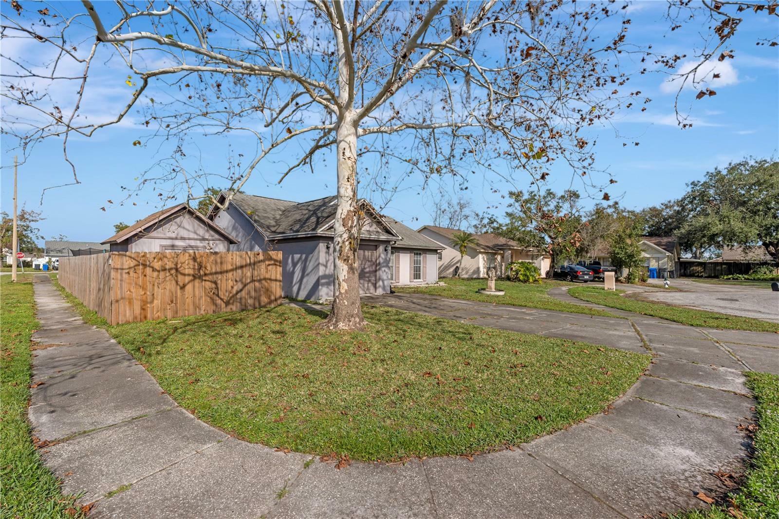 Property Photo:  7908 E White Water Court  FL 33637 