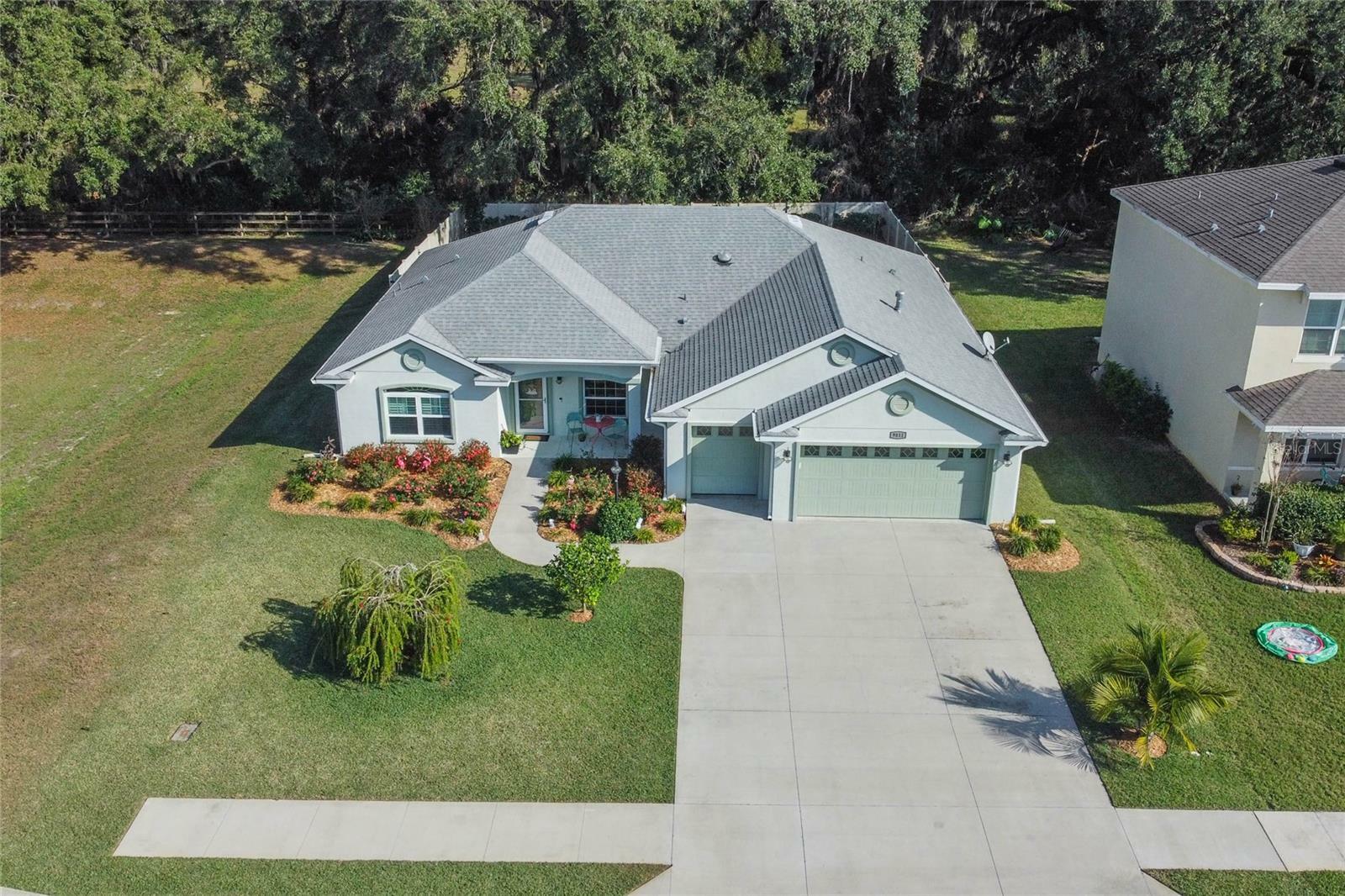 Property Photo:  9811 Pepper Tree Place  FL 34785 