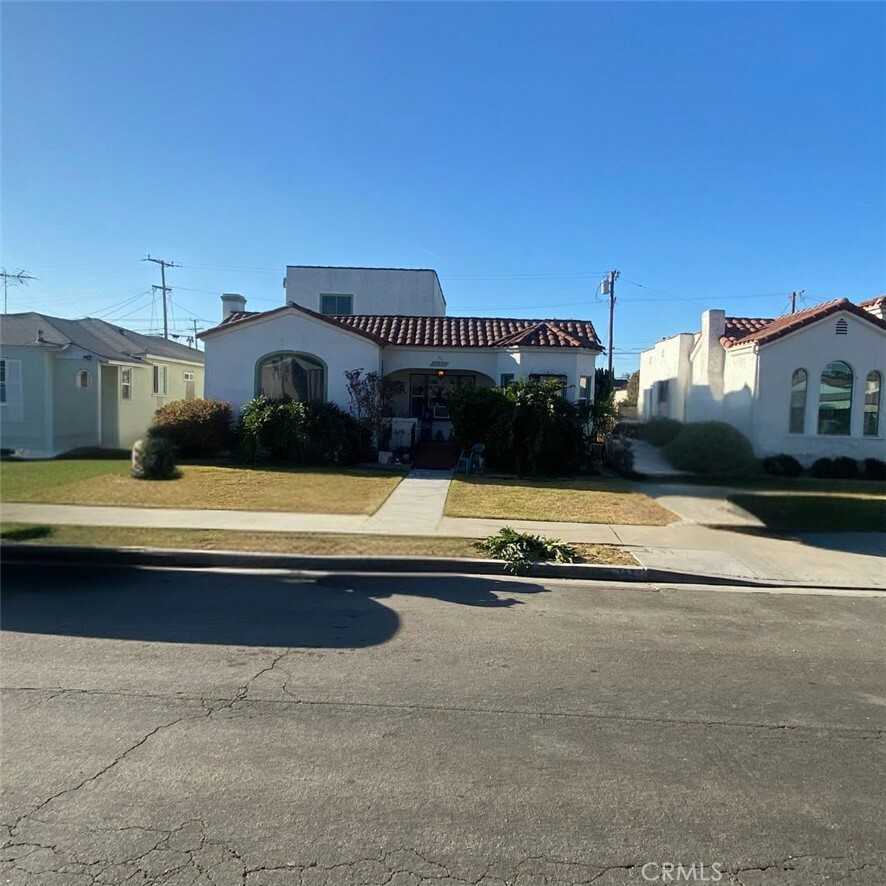 Property Photo: 1335 S Clela CA 90022