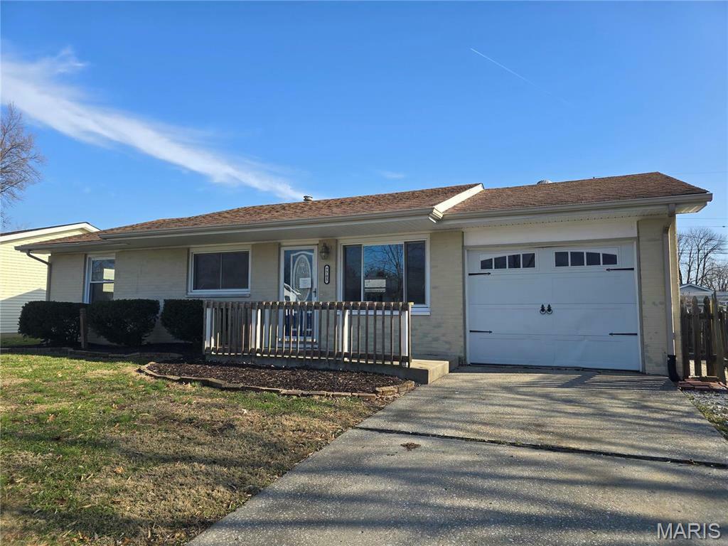 7705 Redbird Lane  Godfrey IL 62030 photo