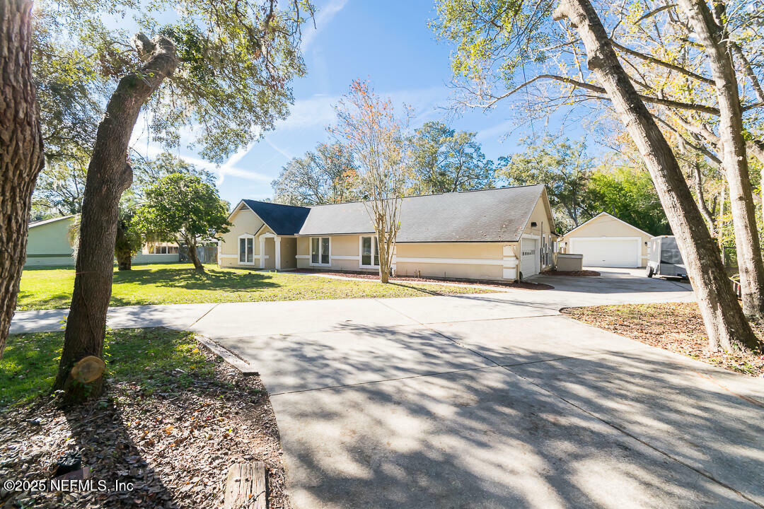 Property Photo:  12610 Flynn Road  FL 32223 