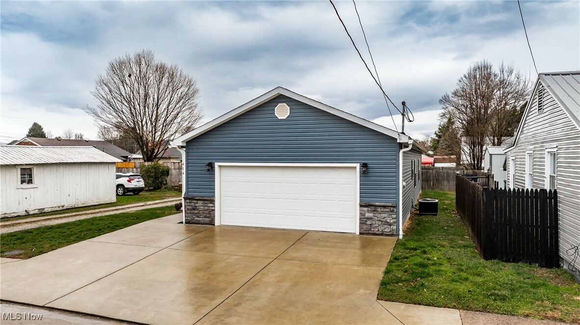 Property Photo:  404 W 6th Street  WV 26187 