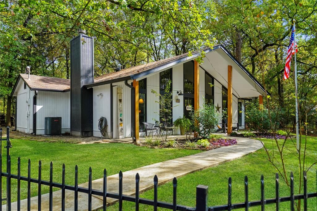 Property Photo: 130 Sundown Path TX 75765