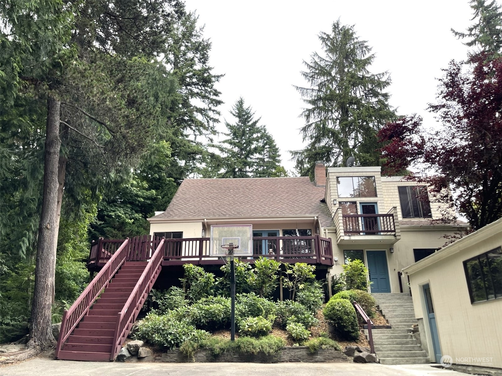 Property Photo:  18808  39th Avenue NE  WA 98155 