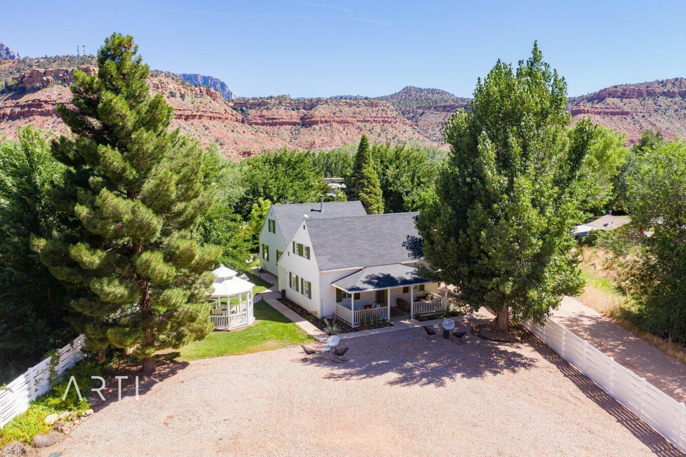 Property Photo: 225 E Main St UT 84763