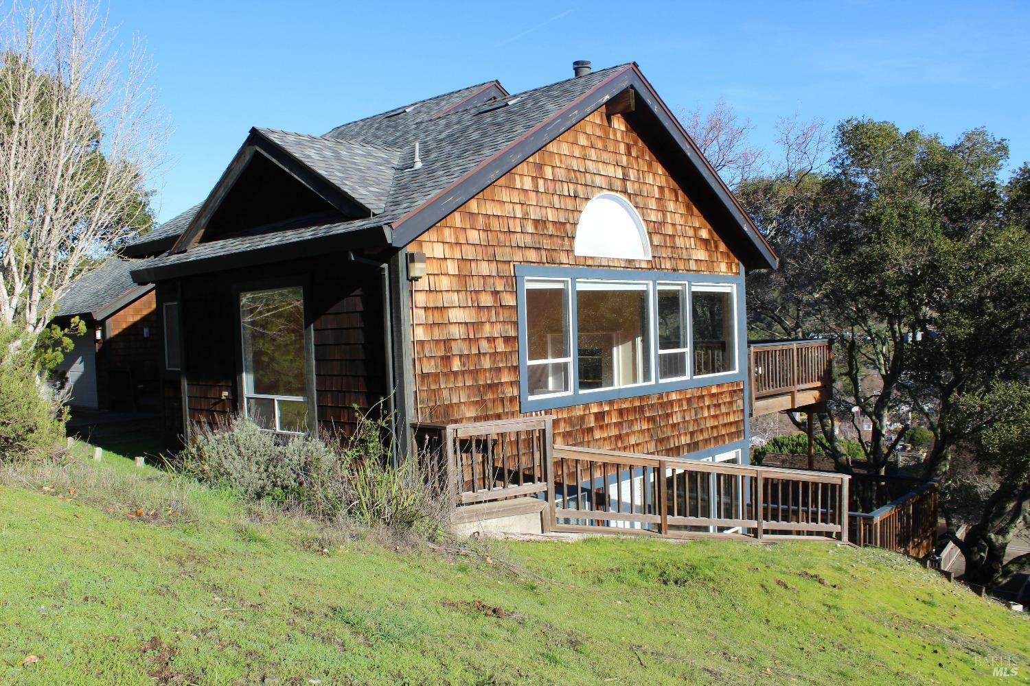 Property Photo:  6 River Oaks Court  CA 94901 