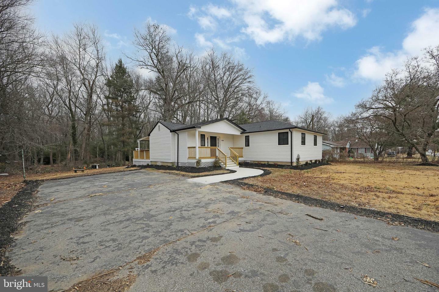 Property Photo:  306 E Pittsfield Street  NJ 08070 