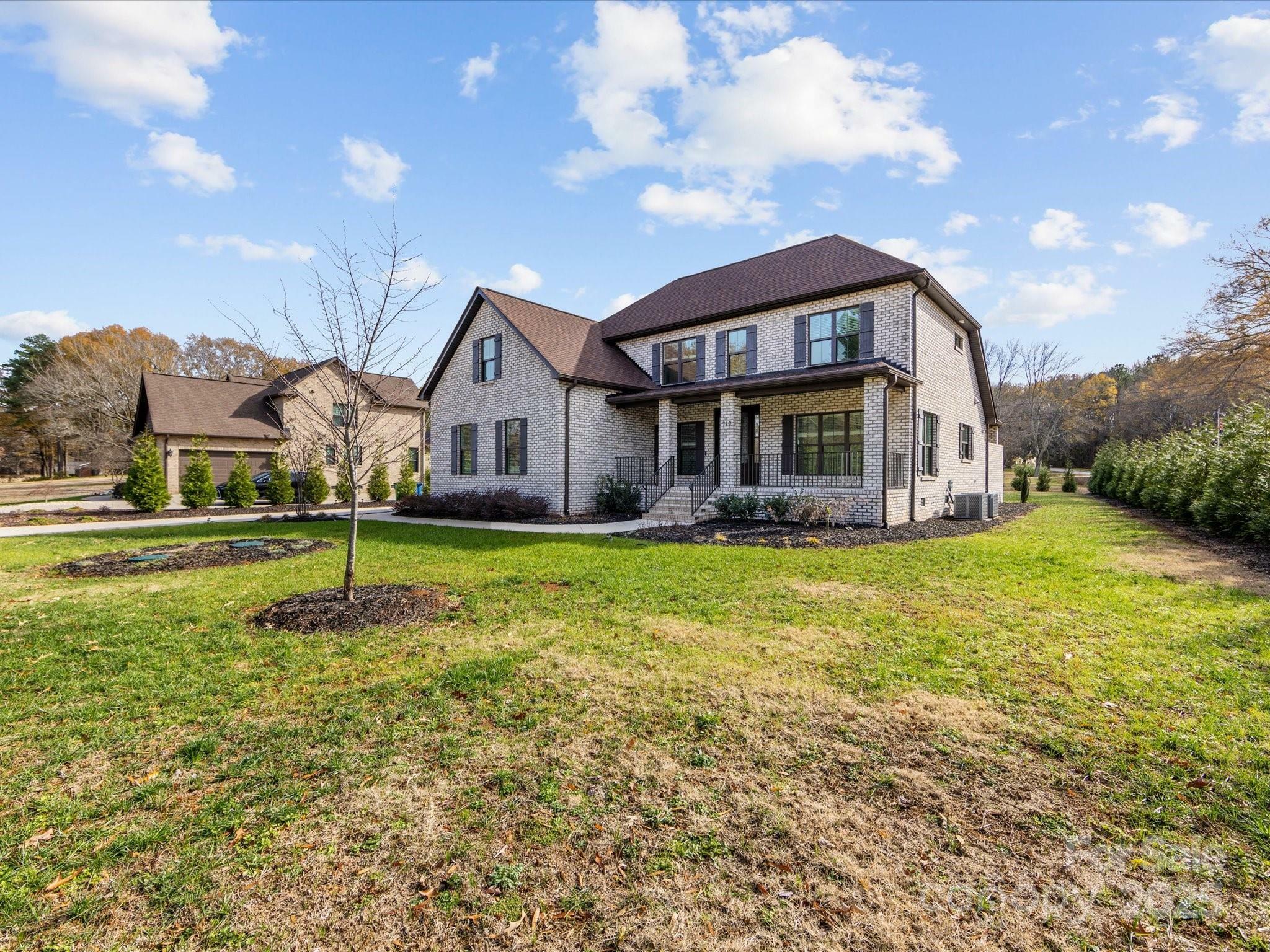 Property Photo:  719 Greenbriar Drive  NC 28104 