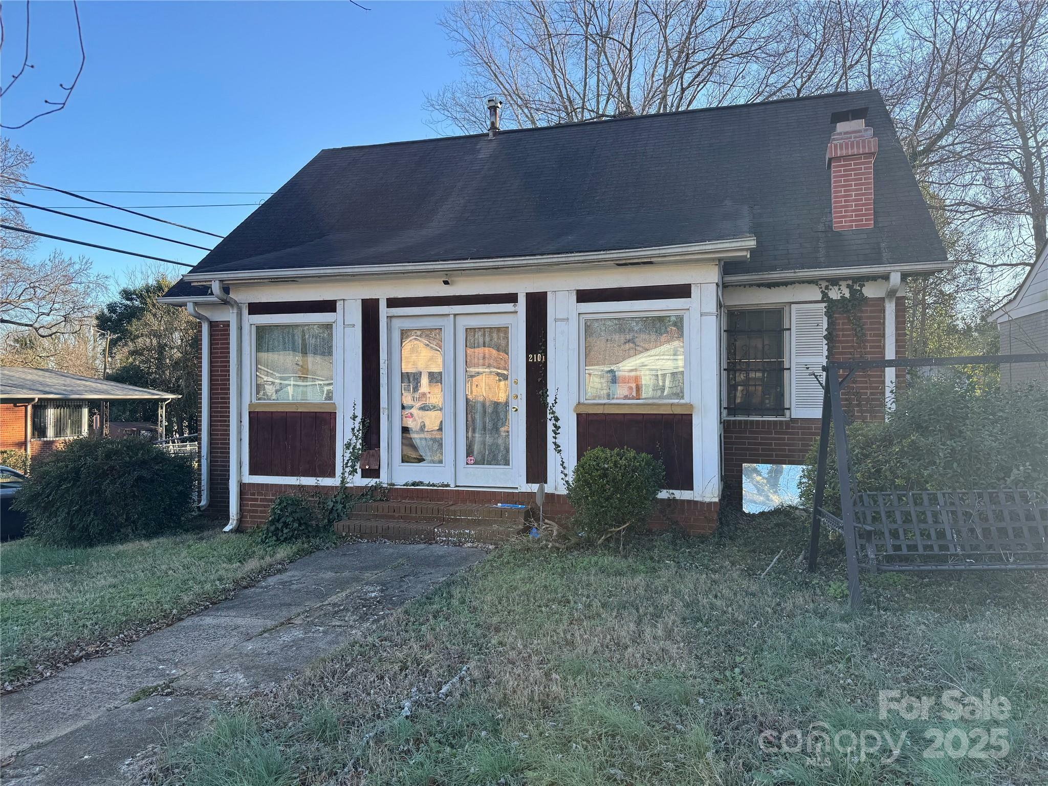 Property Photo:  2101 Russell Avenue  NC 28216 