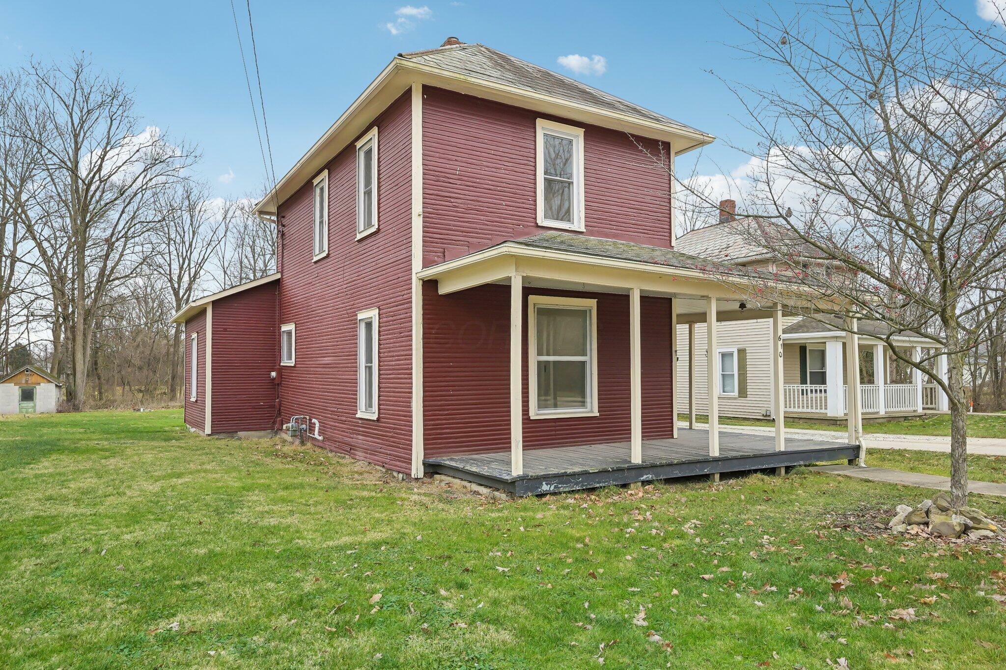 Property Photo:  610 Coshocton Avenue  OH 43050 