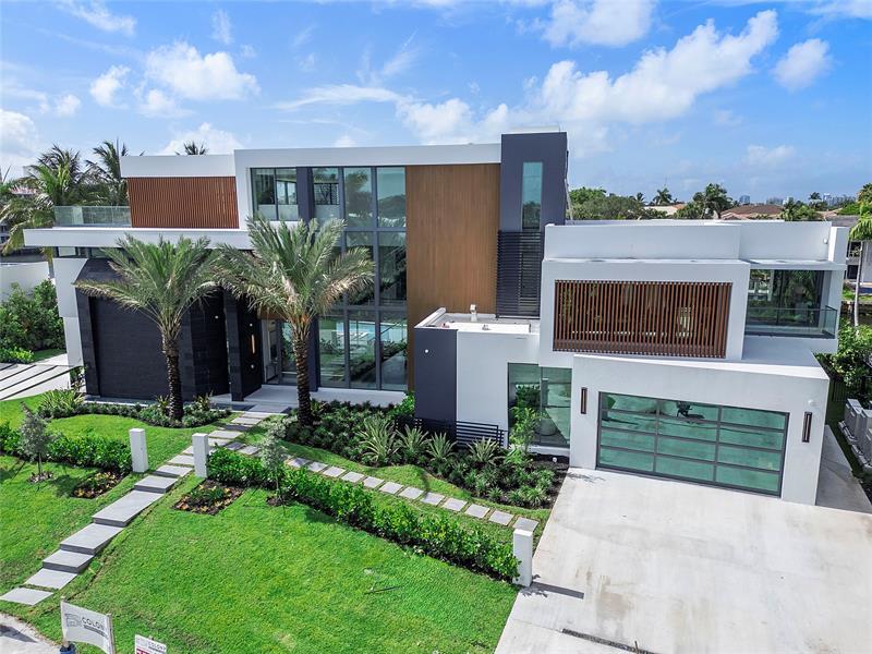 Property Photo: 2880 NE 28th St FL 33306