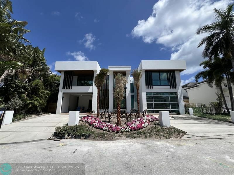 Property Photo: 681 Golden Harbour Drive FL 33432