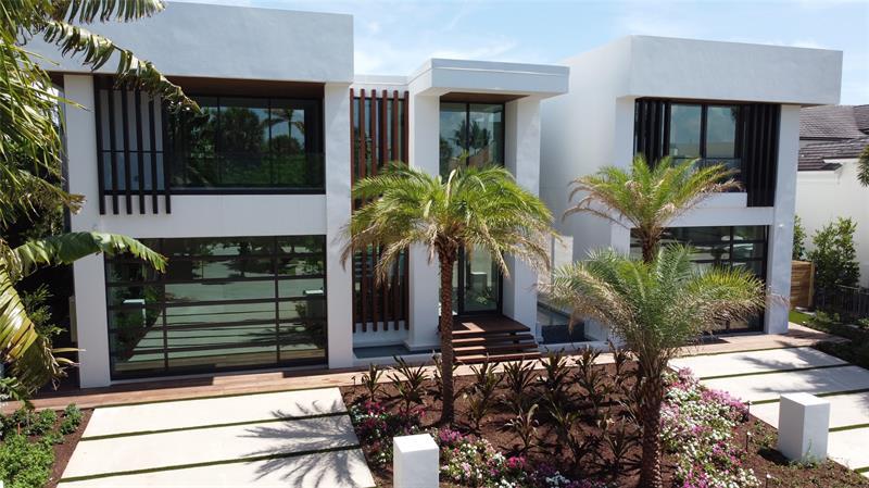 Property Photo: 681 Golden Harbour Drive FL 33432