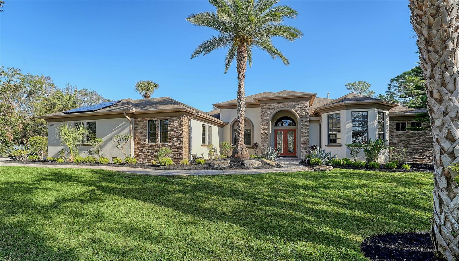 Property Photo:  1609 Palm View Road  FL 34240 