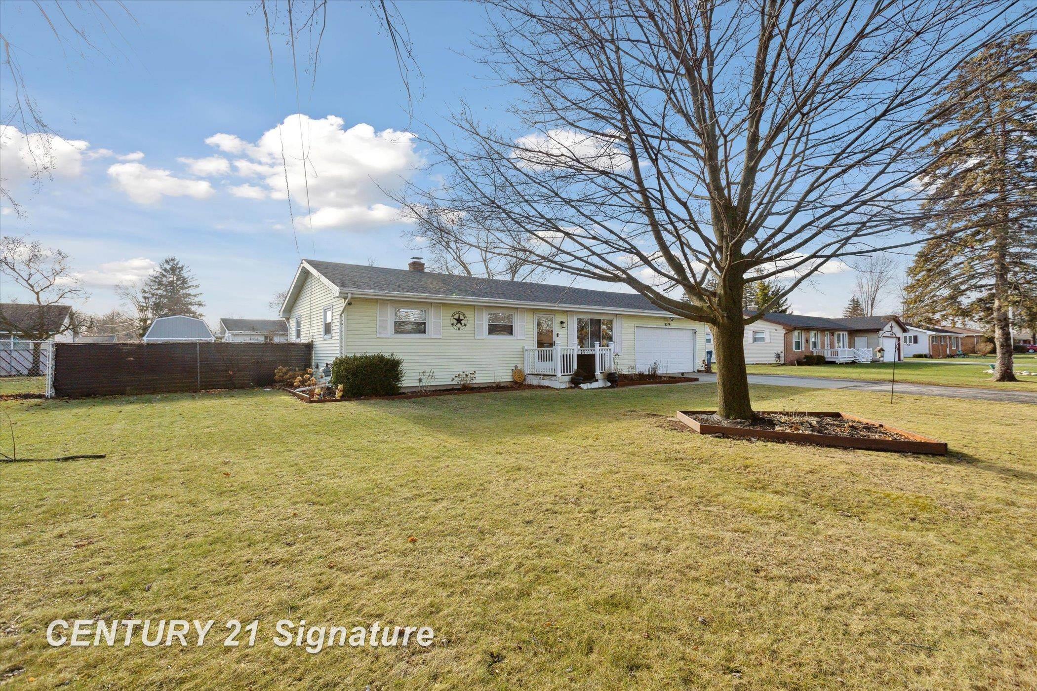 Property Photo: 3579 Seville Lane MI 48604