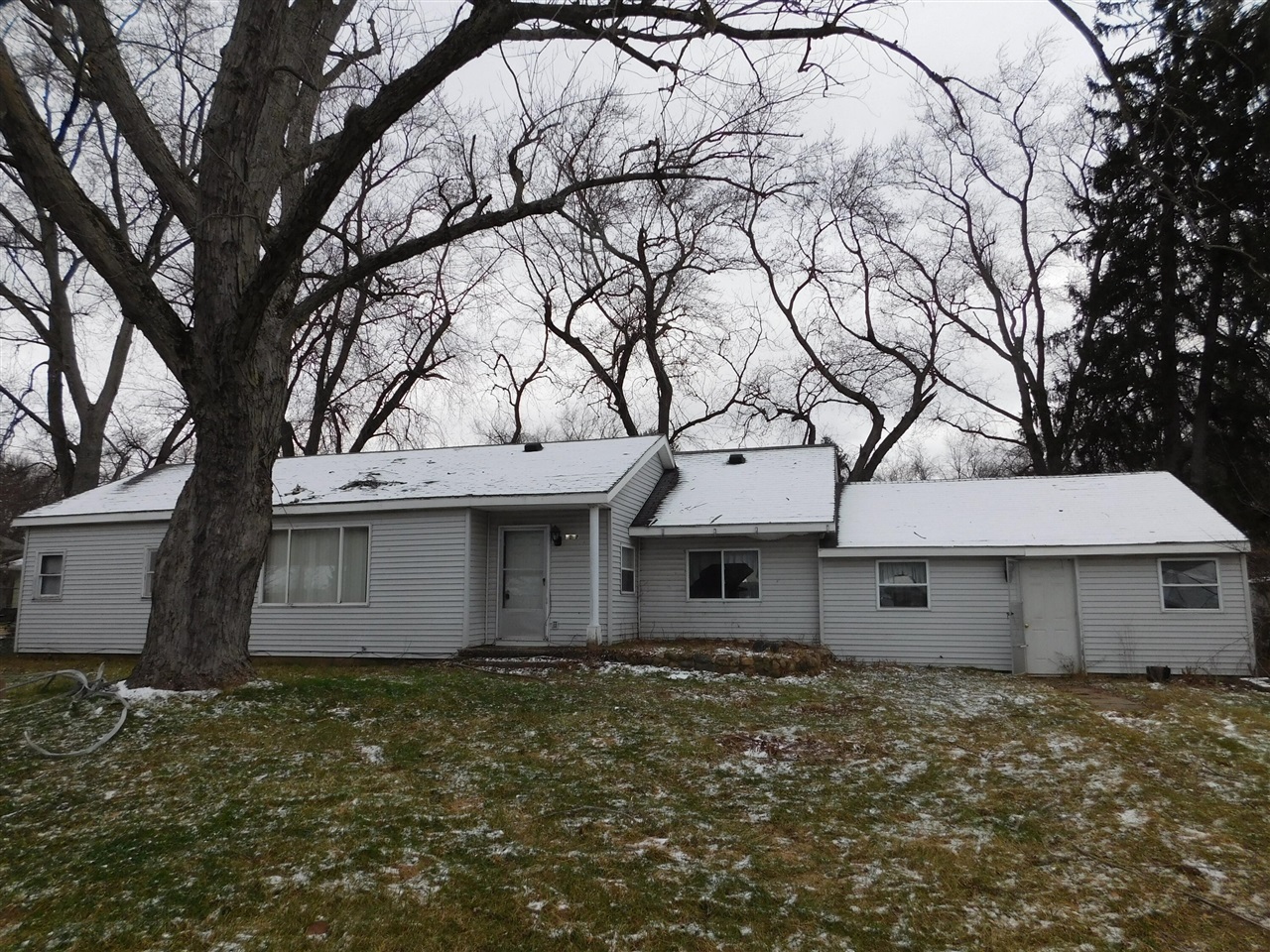 Property Photo: 8137 Forest Beach Road MI 49098-9706