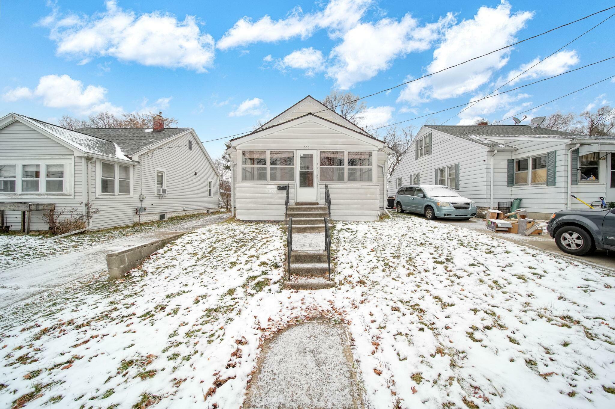 Property Photo:  630 Saint Clair Avenue  MI 49202 