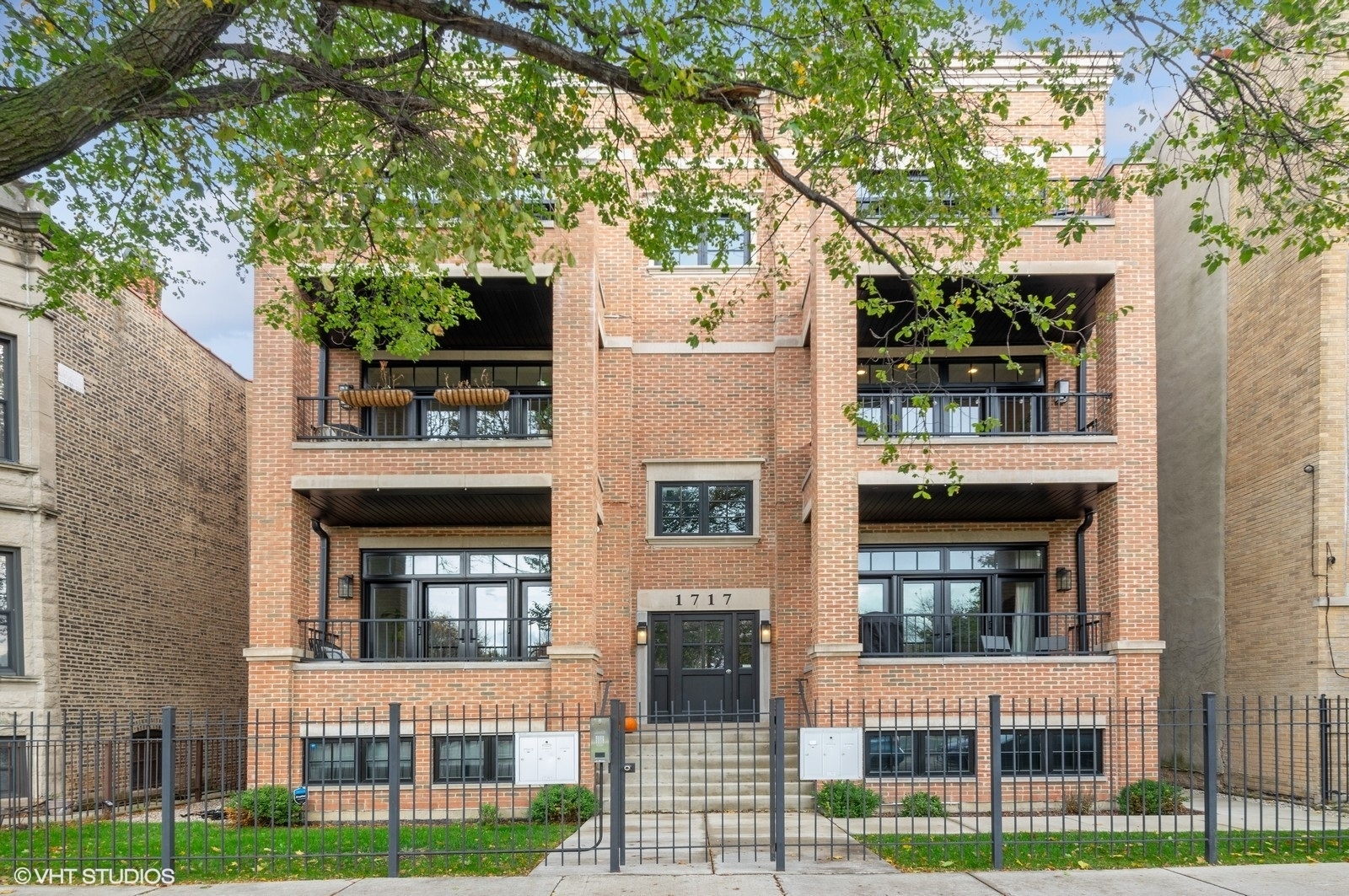 Property Photo:  1717 N Humboldt Boulevard 3N  IL 60647 