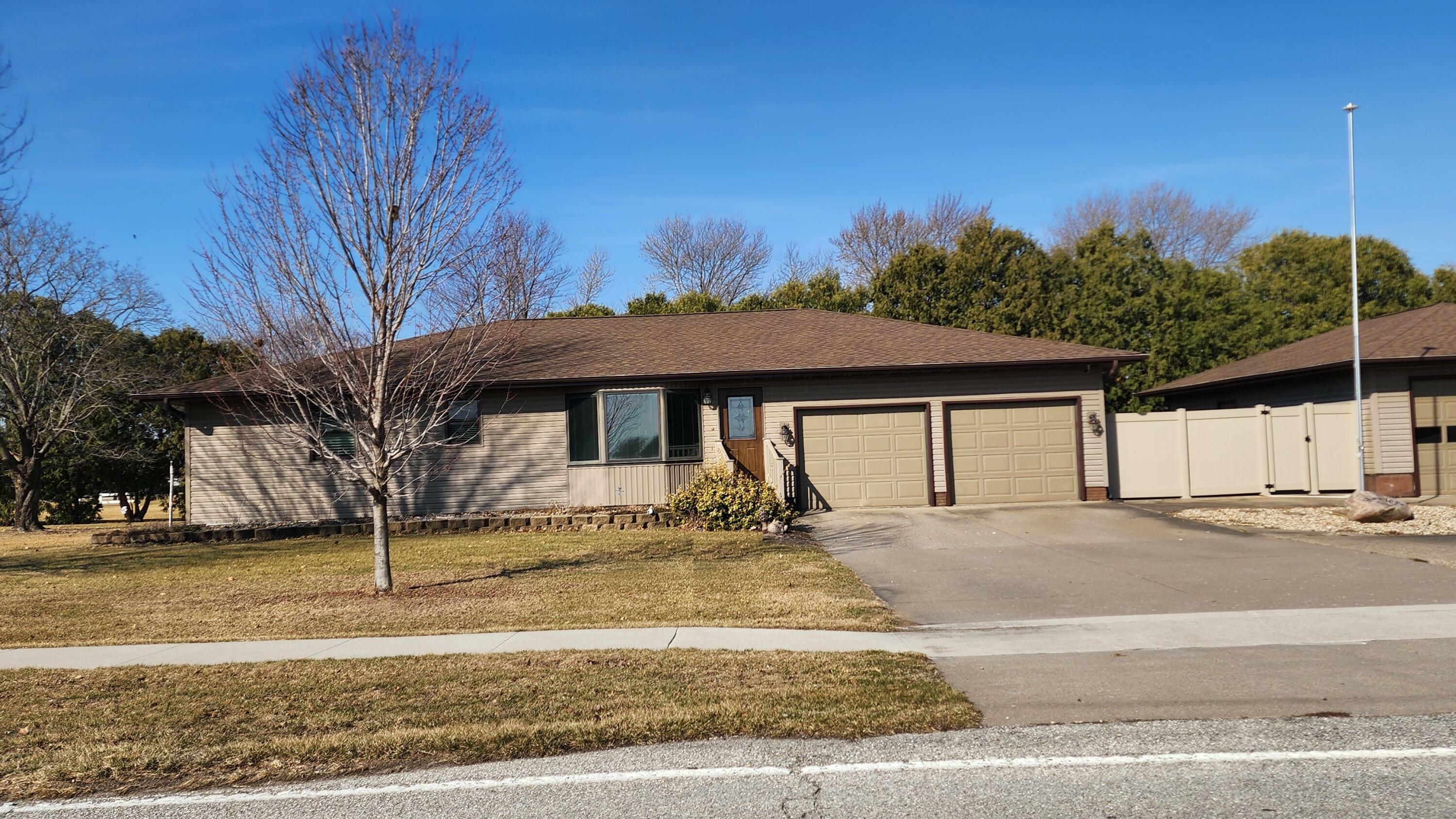 Property Photo: 6702 McIntire Road IA 52761