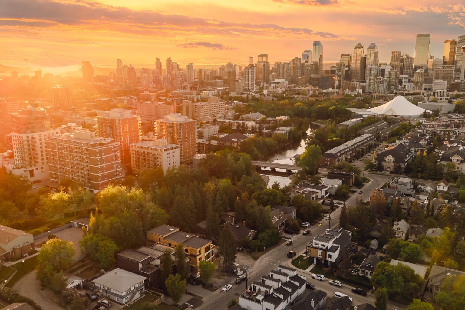 Property Photo: 2703 Erlton Street SW 2 AB T2S 2W4