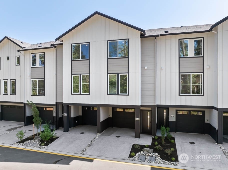 Property Photo: 16124 Cascadian Way E6 WA 98012