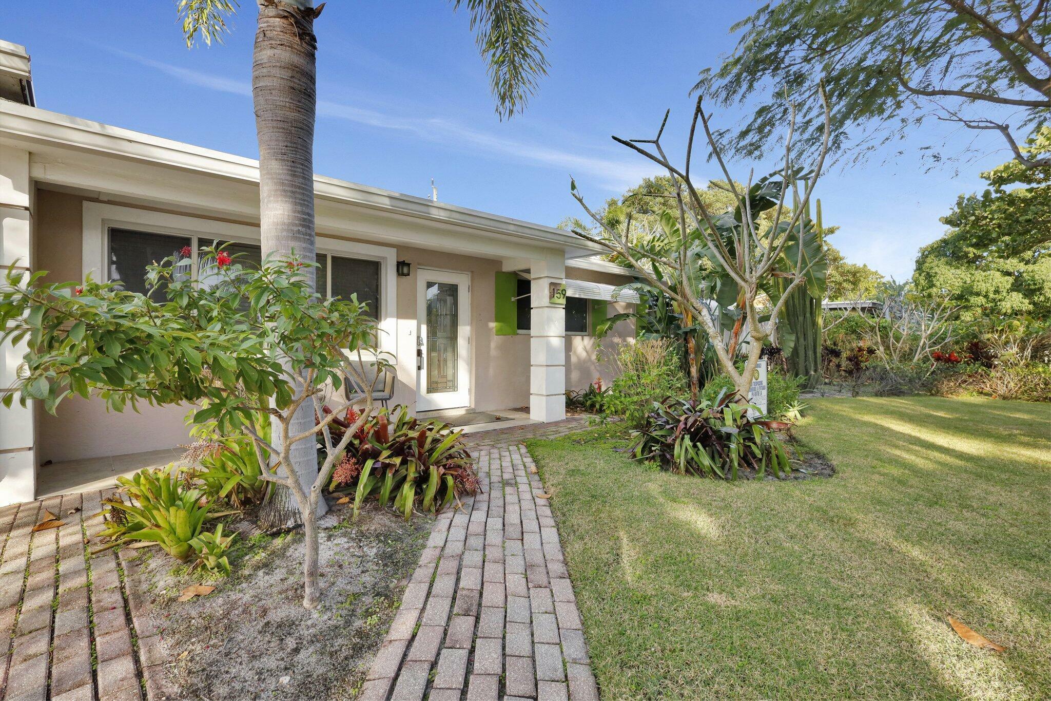 Property Photo: 159 SE 30th Ave Avenue FL 33435