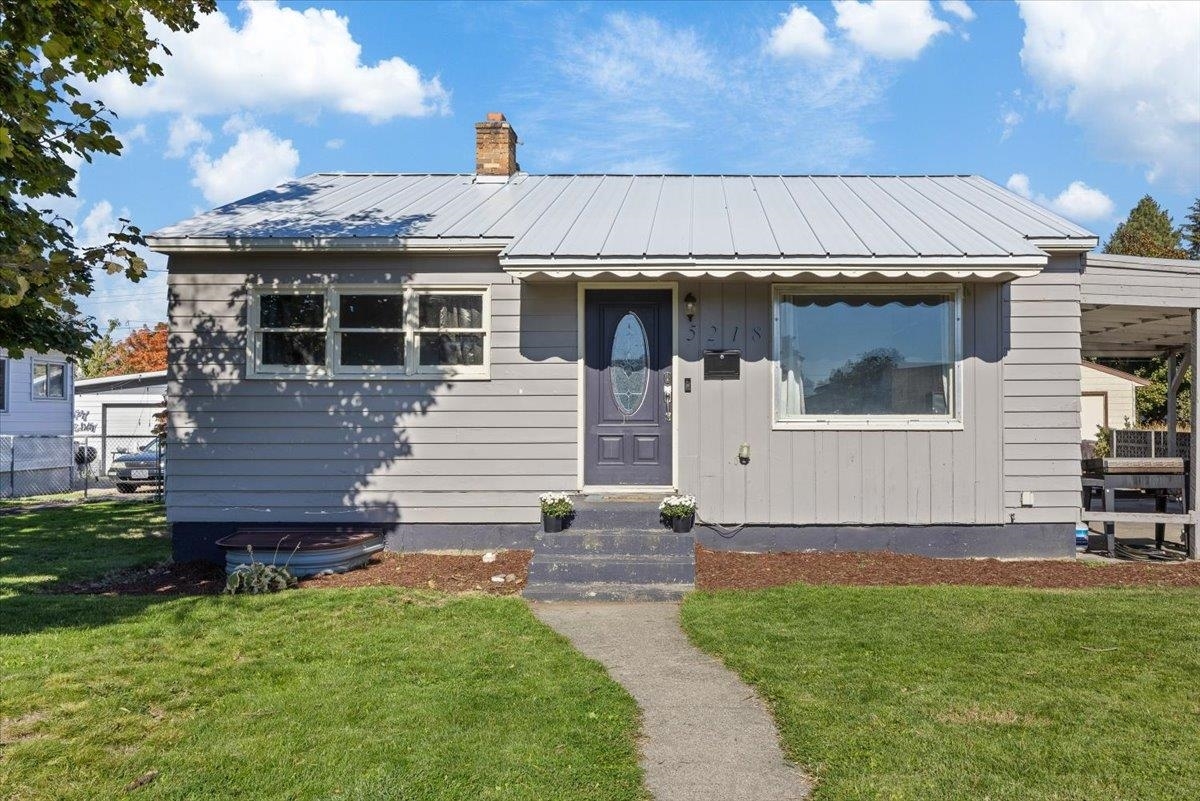 Property Photo:  5218 W Manor Crest St  WA 99205 