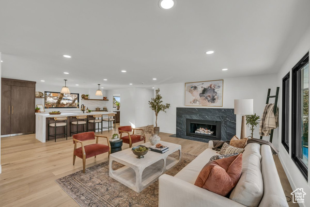 Property Photo: 2898 E Oakhurst Dr UT 84108