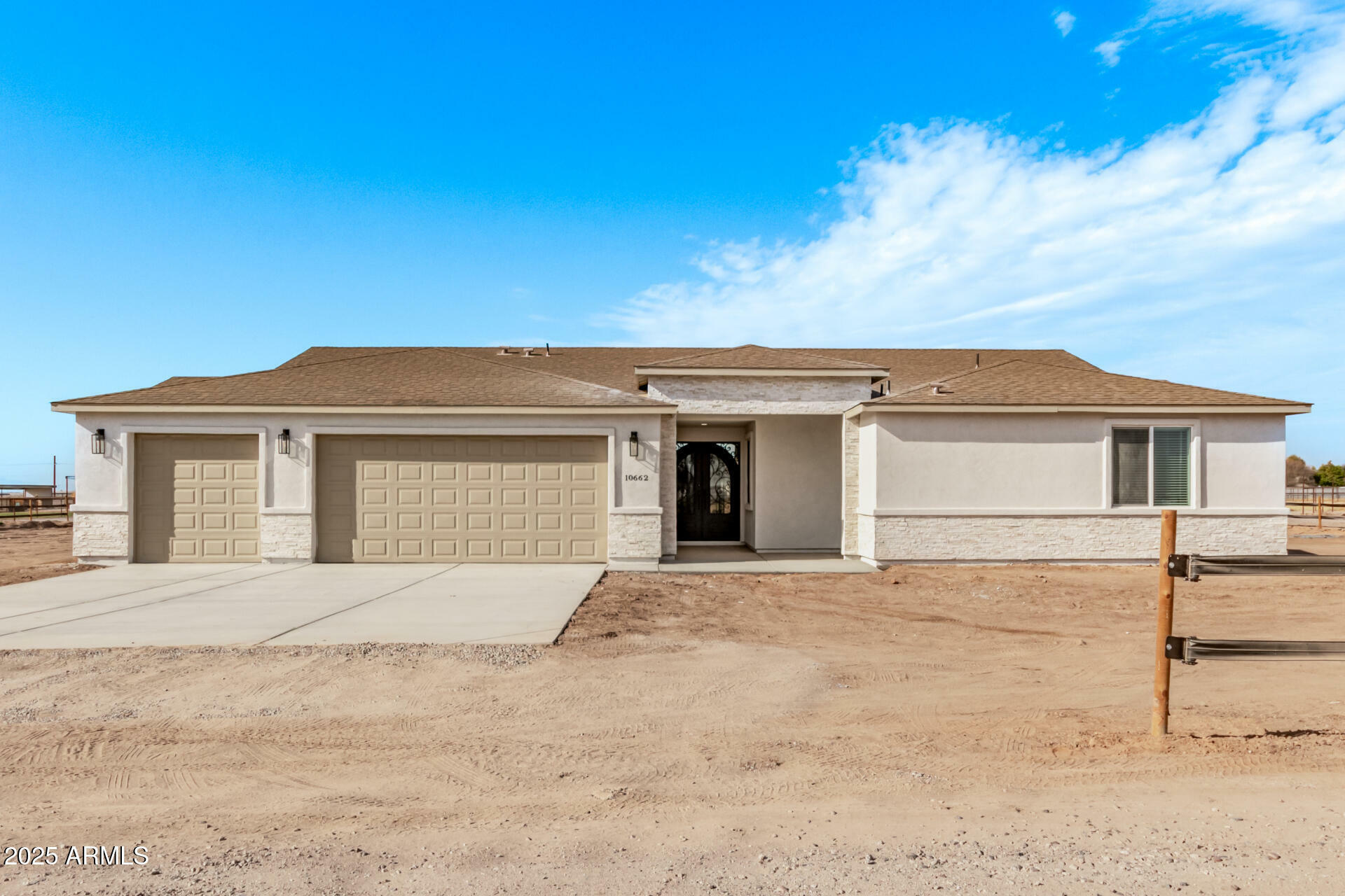 Property Photo:  10662 S 297th Avenue  AZ 85343 